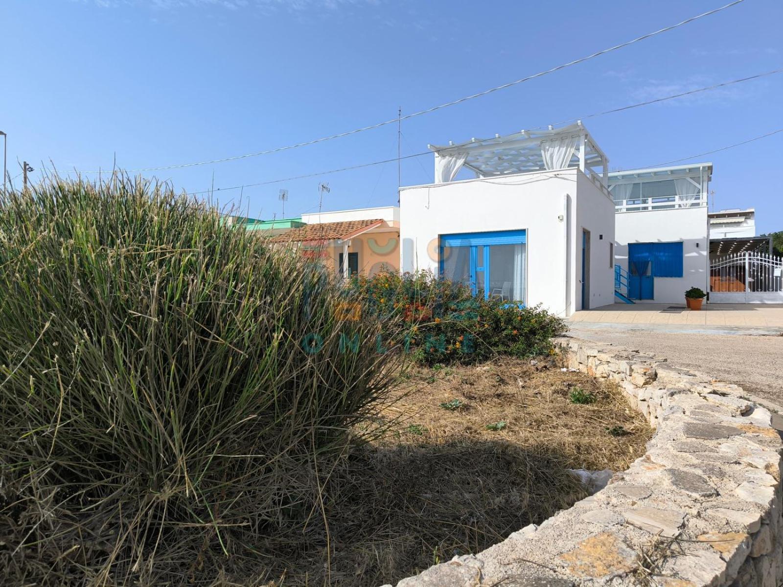 Bilocale Blue House Fronte Mare, A Posto Rosso Apartment Capilungo Luaran gambar